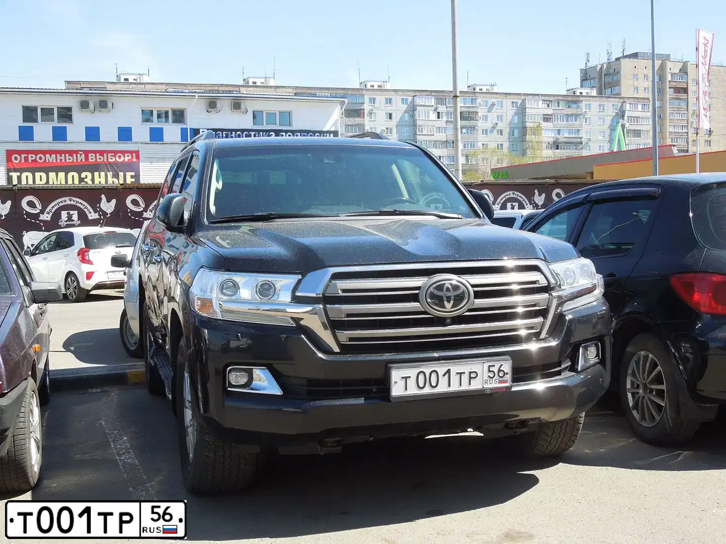 Фото автомобиля TOYOTA LANDCRUISER 200, 2015 — госномер Т001ТР56. Цвет: ЧЕРНЫЙ