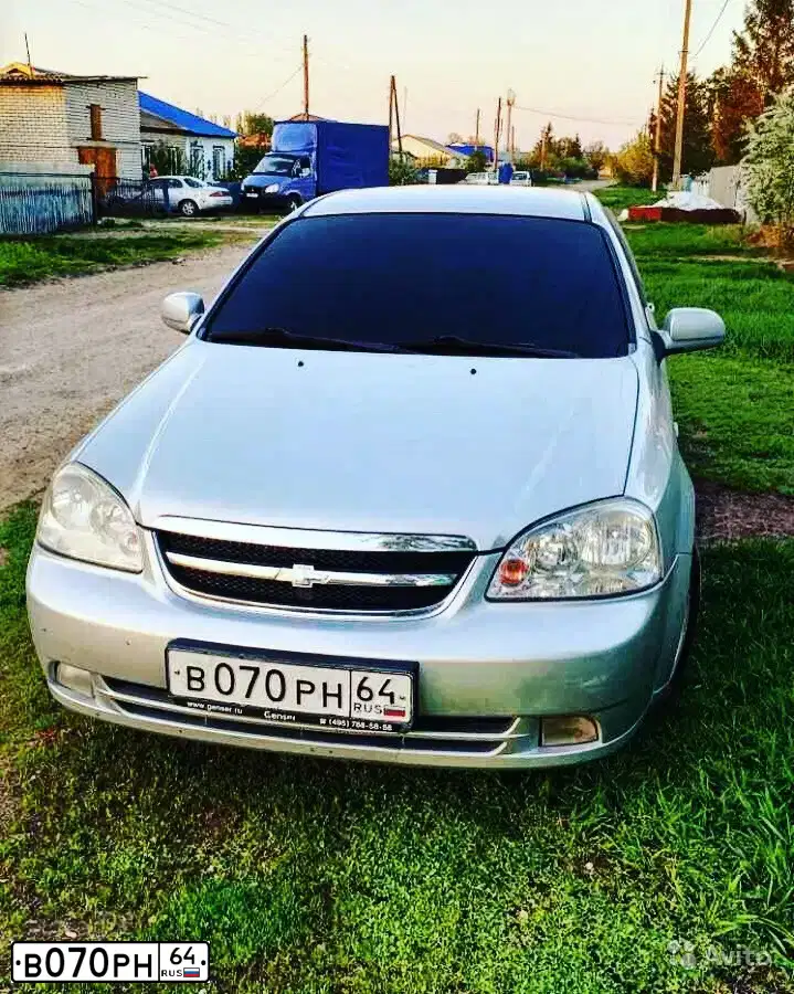 Фото автомобиля CHEVROLET T LACETTI, 2007 — госномер В070РН64. Цвет: СЕРЕБРИСТЫЙ