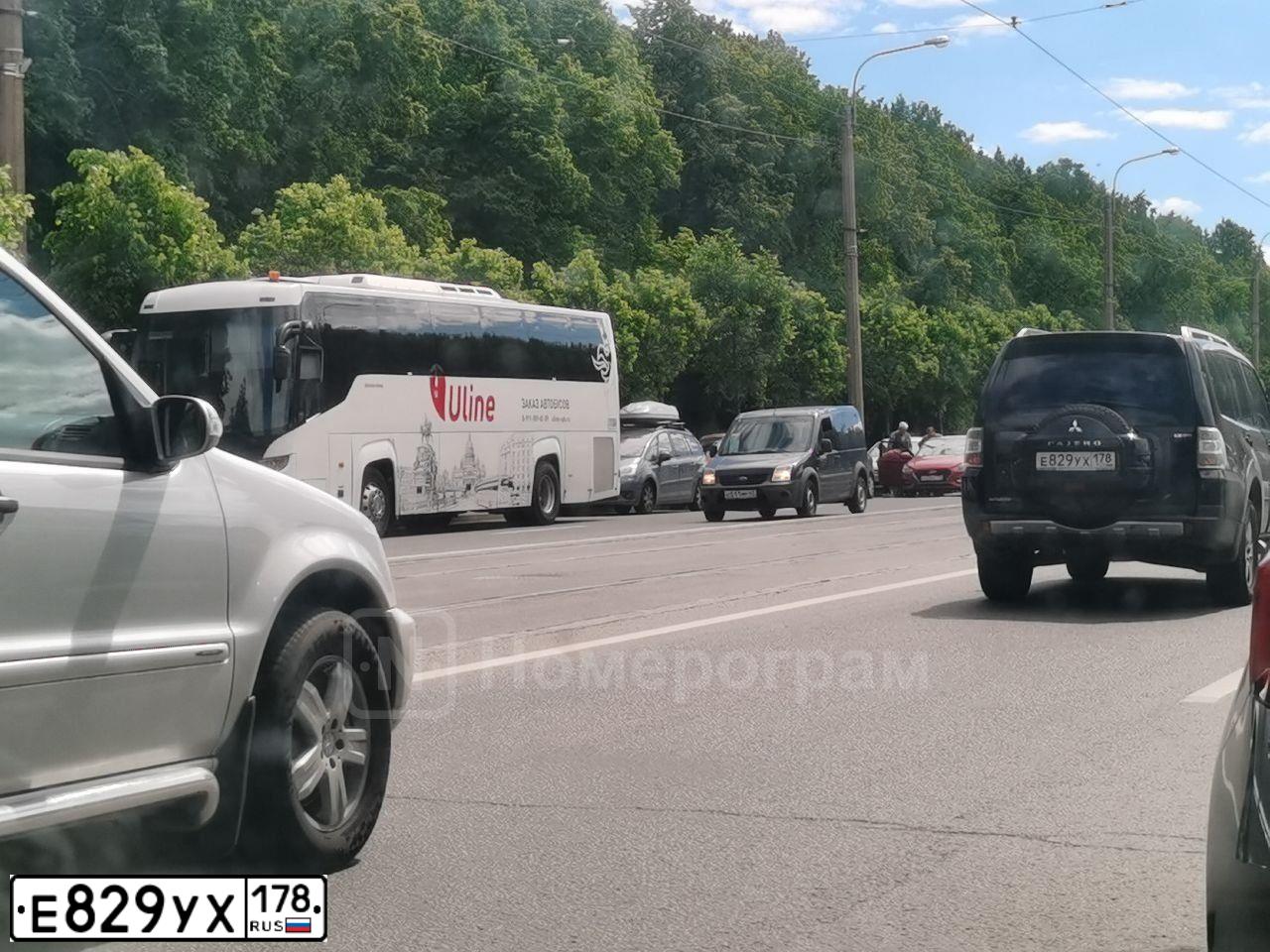 Фото автомобиля MITSUBISHI PAJERO, 2007 — госномер Е321УС797. Цвет: ЧЕРНЫЙ