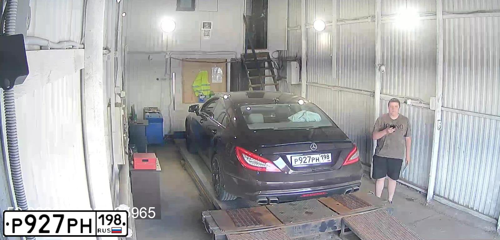 Фото автомобиля MERCEDES CLS-KLASSE, 2011 — госномер Т280ВЕ198. Цвет: Коричневый