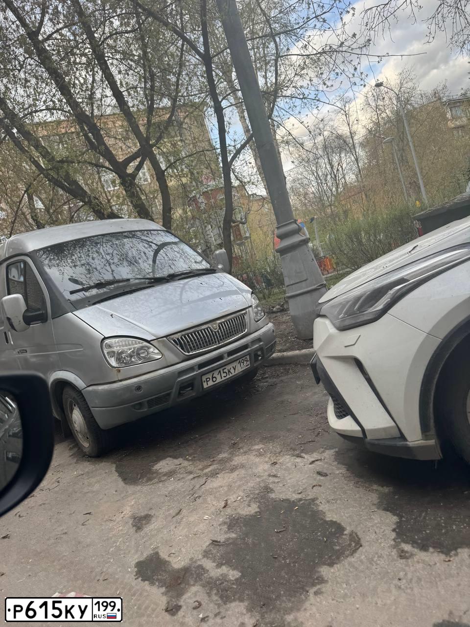 Фото автомобиля TOYOTA LANDCRUISER, 2005 — госномер М274РХ123. Цвет: ЧЕРНЫЙ