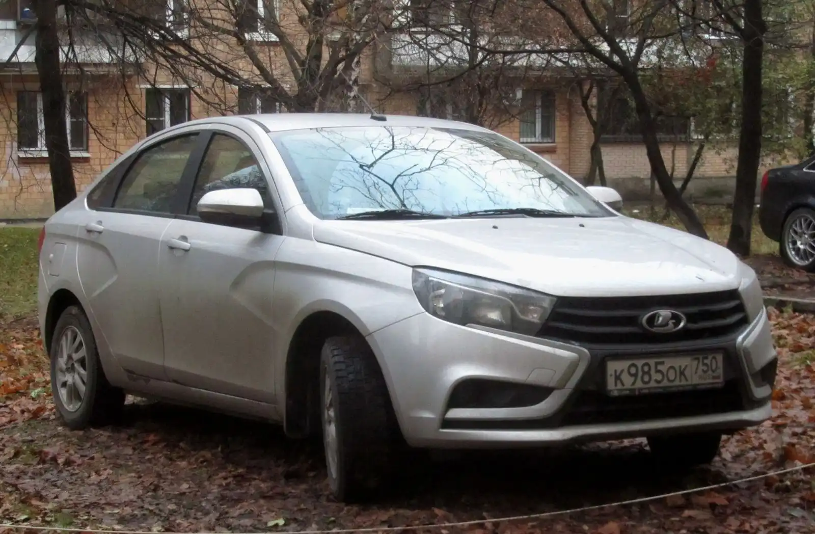 Фото автомобиля LADA VESTA, 2016 — госномер К985ОК750. Цвет: Серебристый