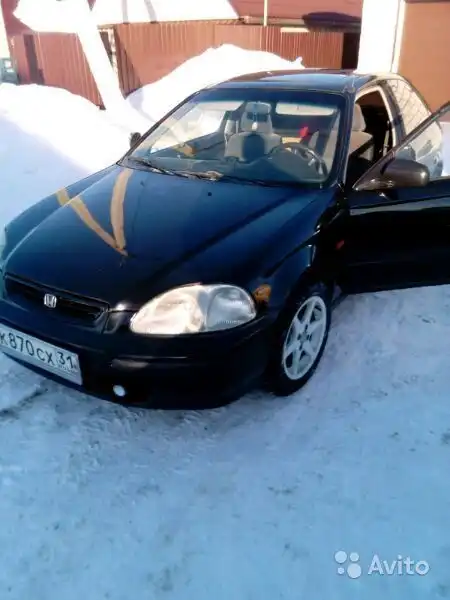 Фото автомобиля HONDA CIVIC, 1996 — госномер М437НО136. Цвет: ЧЕРНО-БЕЛЫЙ