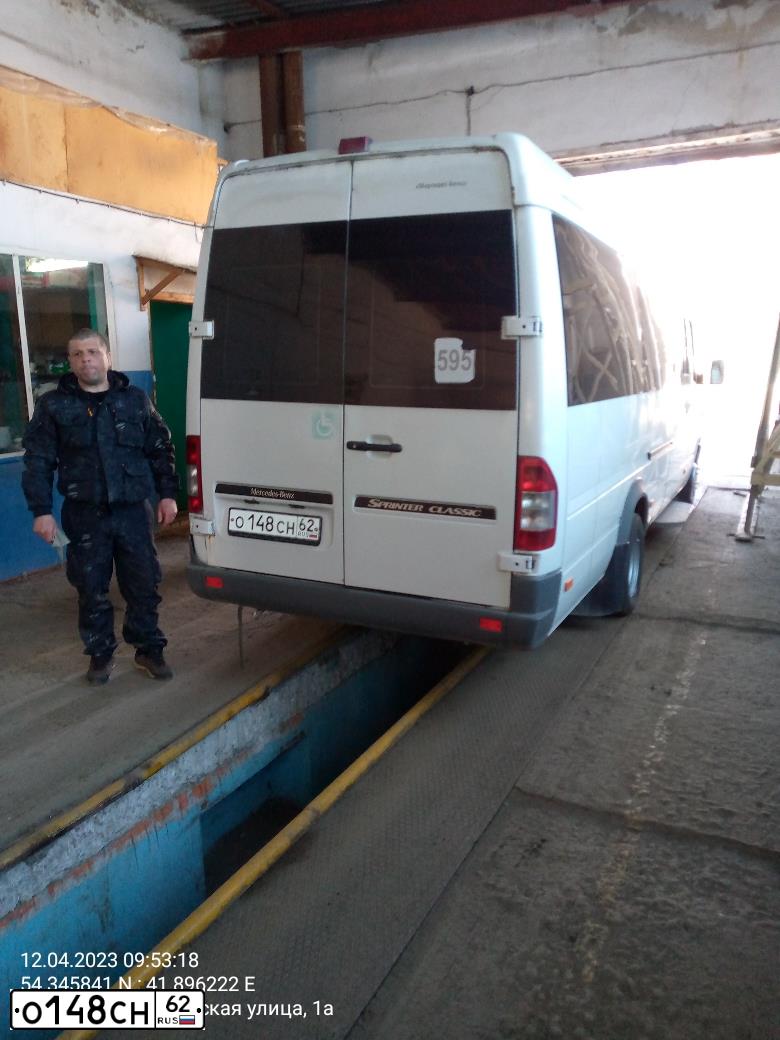 Фото автомобиля MERCEDES SPRINTER, 2015 — госномер О148СН62. Цвет: Белый