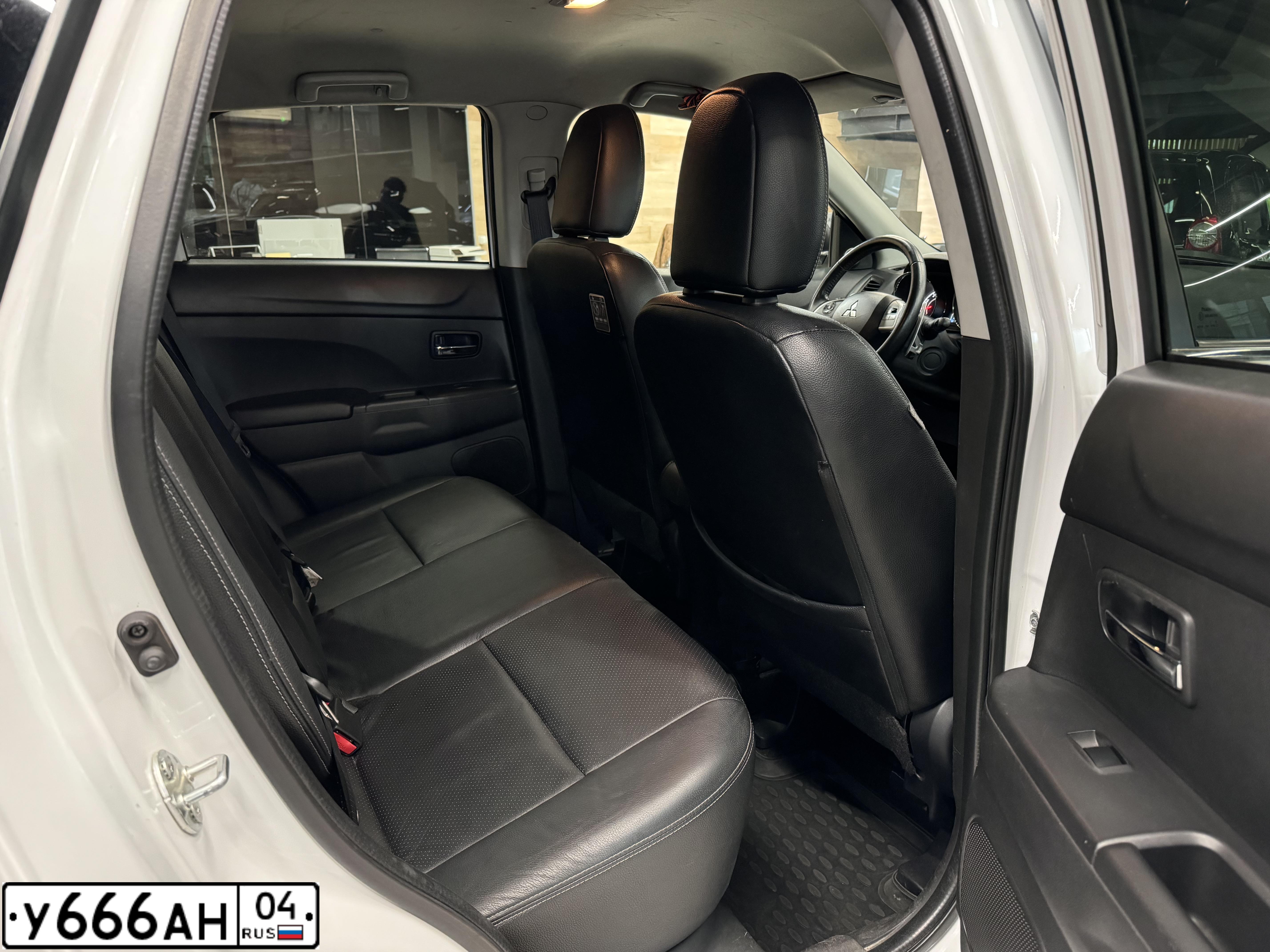 Фото автомобиля MITSUBISHI ASX, 2014 — госномер Т101АС154. Цвет: Белый