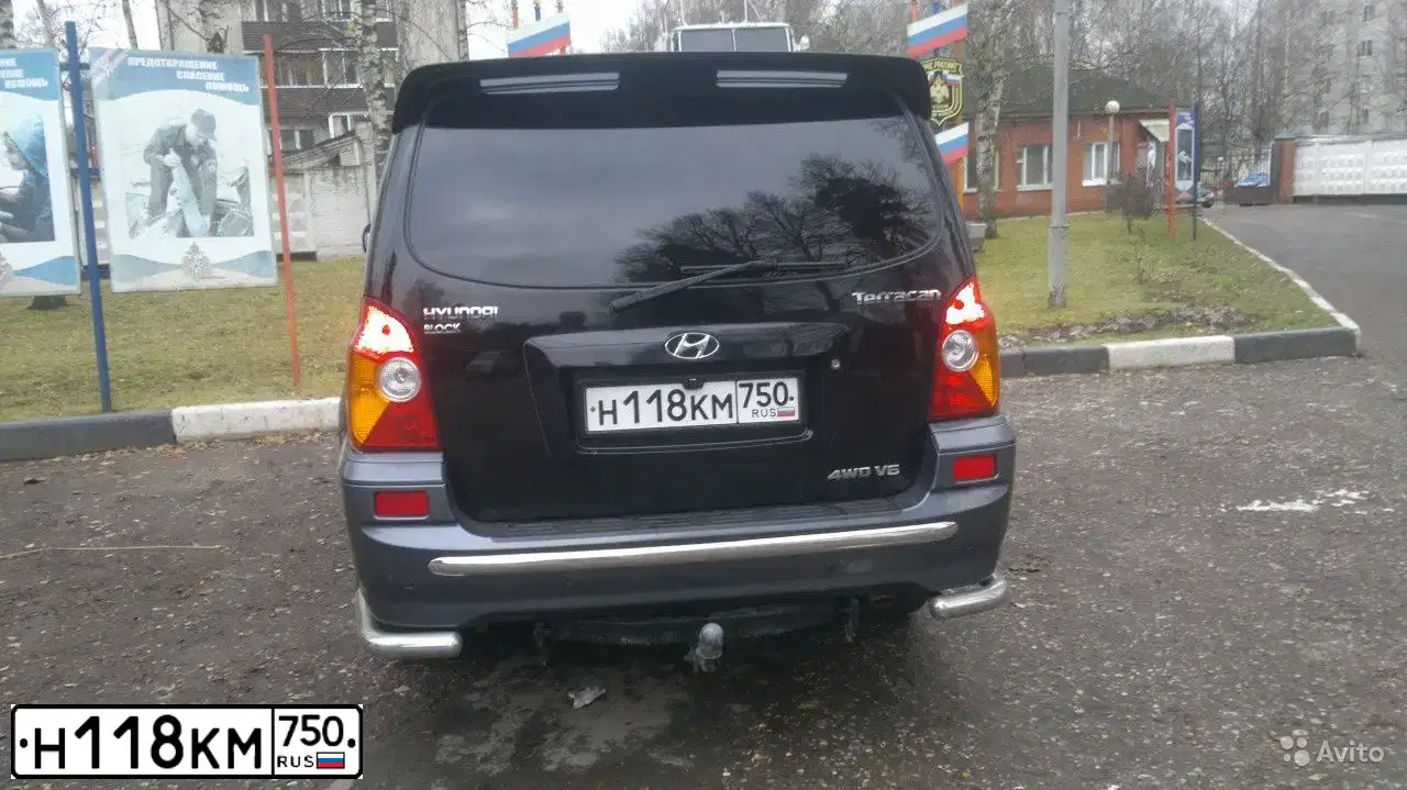 Фото автомобиля HYUNDAI TERRACAN, 2004 — госномер Н679АК790. Цвет: ЧЕРНЫЙ