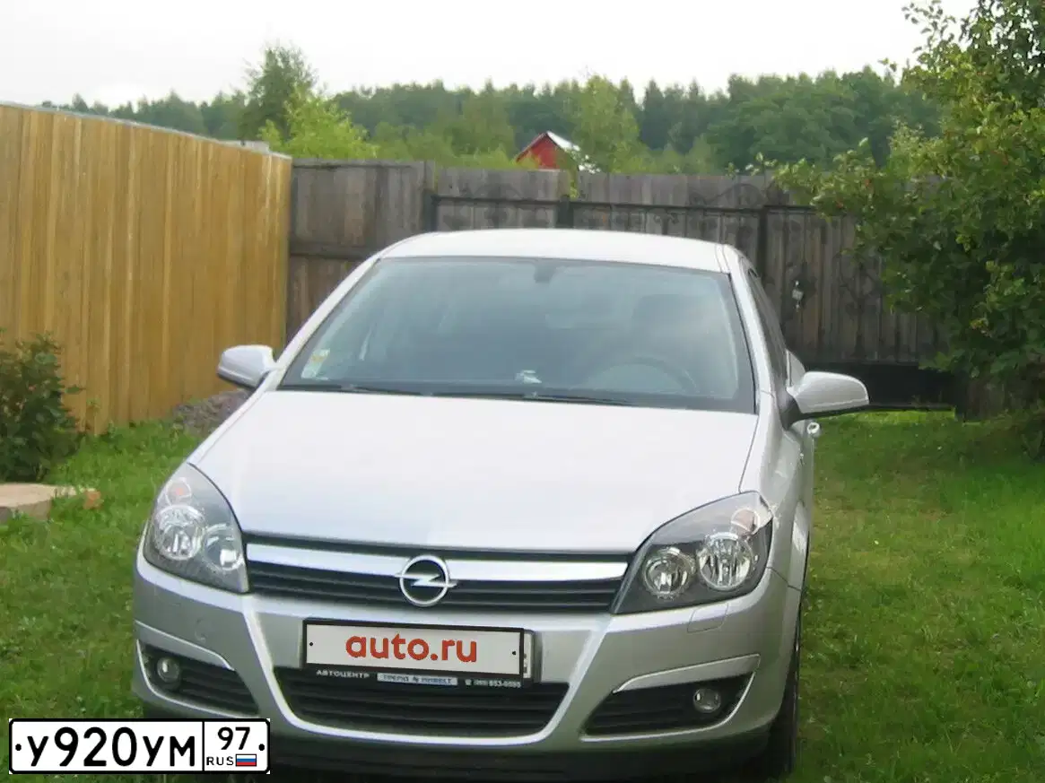 Фото автомобиля OPEL ASTRA, 2004 — госномер У920УМ97. Цвет: СЕРЕБРИСТЫЙ