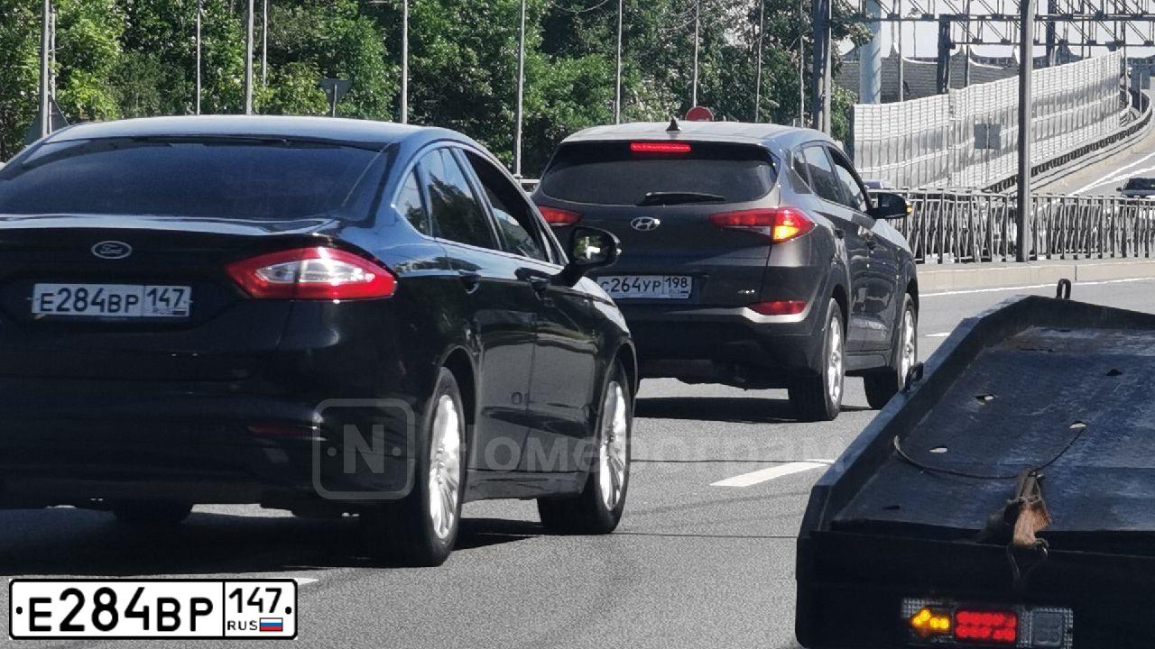 Фото автомобиля FORD MONDEO, 2016 — госномер Е284ВР147. Цвет: ЧЕРНЫЙ
