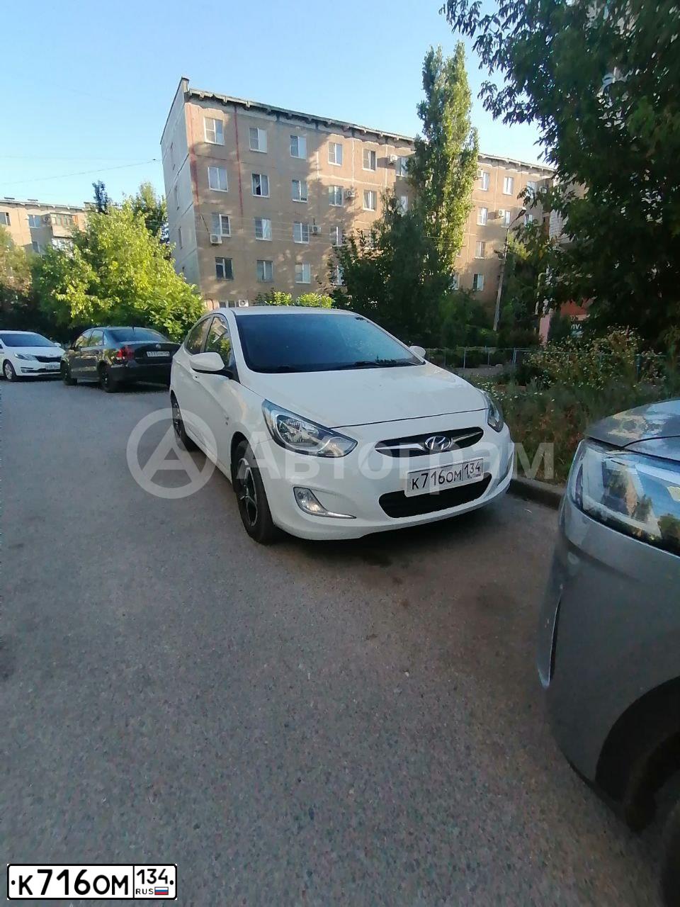 Фото автомобиля HYUNDAI SOLARIS, 2011 — госномер К716ОМ134. Цвет: Белый