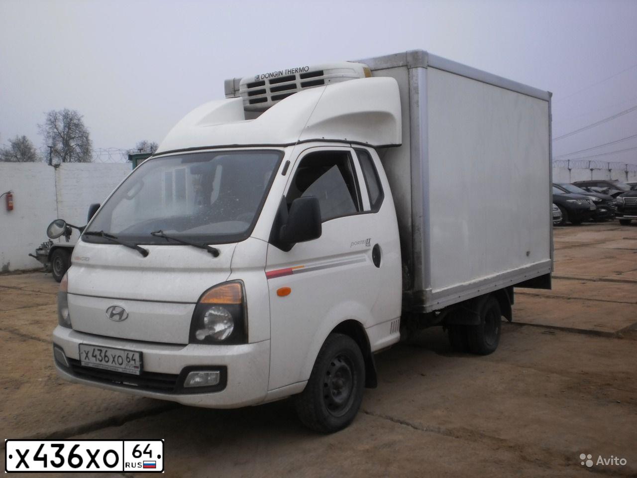 Фото автомобиля HYUNDAI PORTER, 2013 — госномер А401ВЕ799. Цвет: Белый