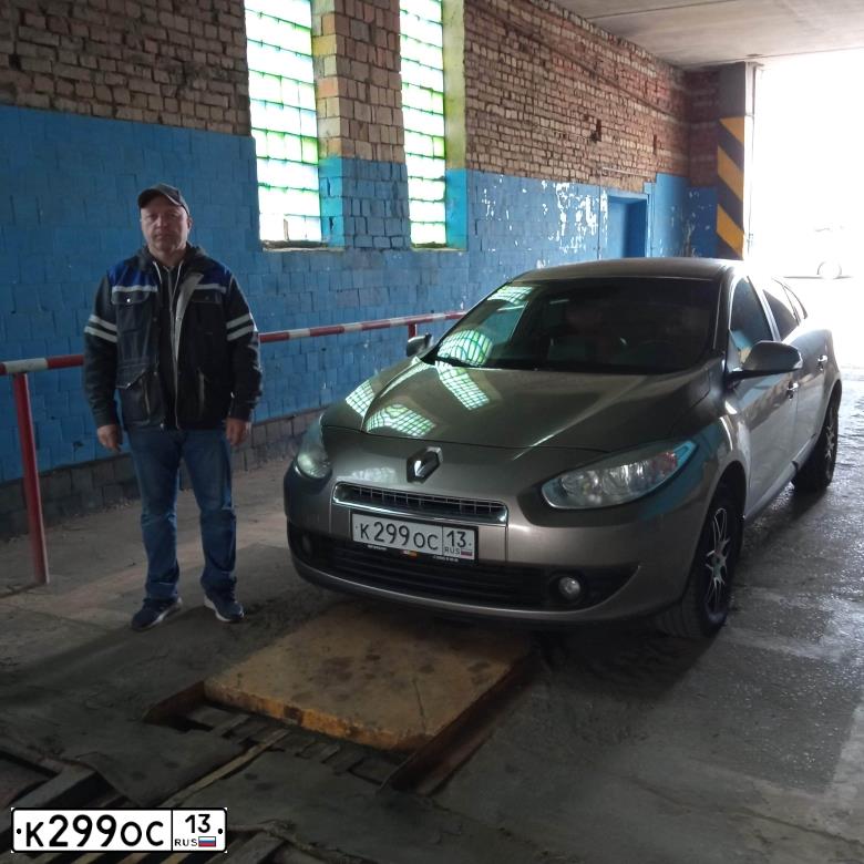 Фото автомобиля RENAULT FLUENCE, 2010 — госномер К299ОС13. Цвет: БЕЖЕВЫЙ