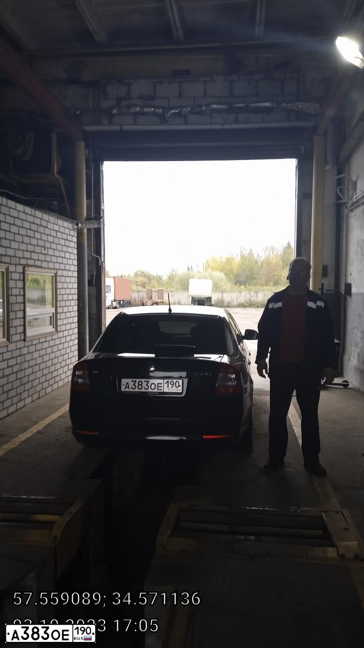 Фото автомобиля SKODA OCTAVIA, 2011 — госномер Н659ТН69