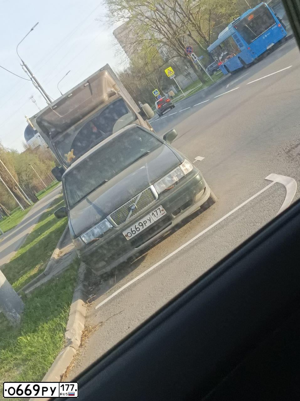 Фото автомобиля VOLVO 900-SERIE, 1995 — госномер О669РУ177. Цвет: ЗЕЛЕНЫЙ