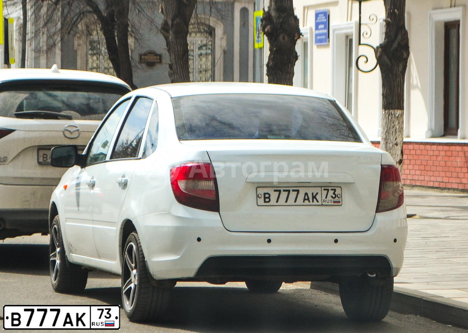 Фото автомобиля GAZ 2217 SOBOL, 2008 — госномер В777АК73. Цвет: Светло-золотистый