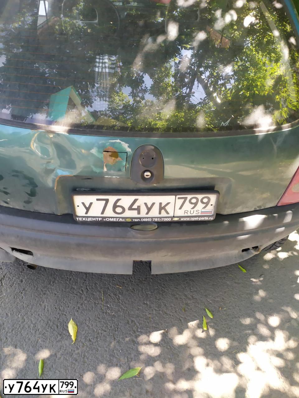 Фото автомобиля OPEL CORSA, 1993 — госномер У764УК799. Цвет: ЗЕЛЕНЫЙ