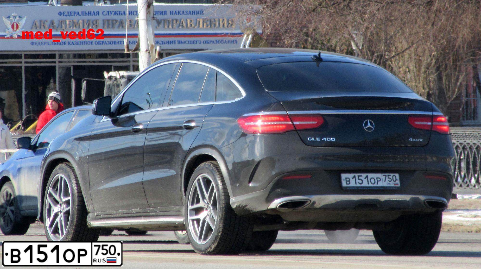 Фото автомобиля MERCEDES GLE-KLASSE, 2018 — госномер В151ОР750. Цвет: ЧЕРНЫЙ