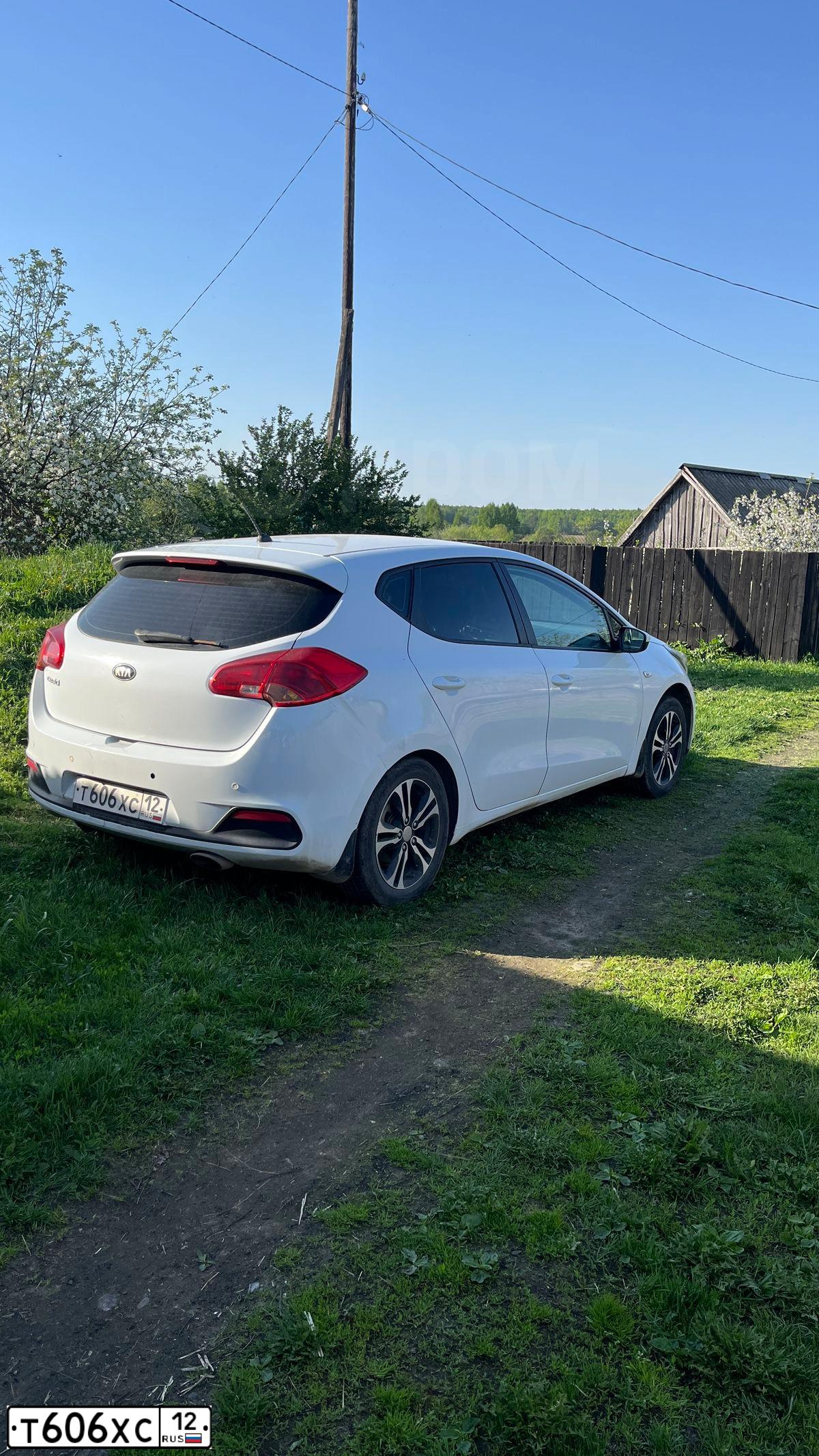 Фото автомобиля KIA CEE'D, 2013 — госномер Т606ХС12. Цвет: Белый