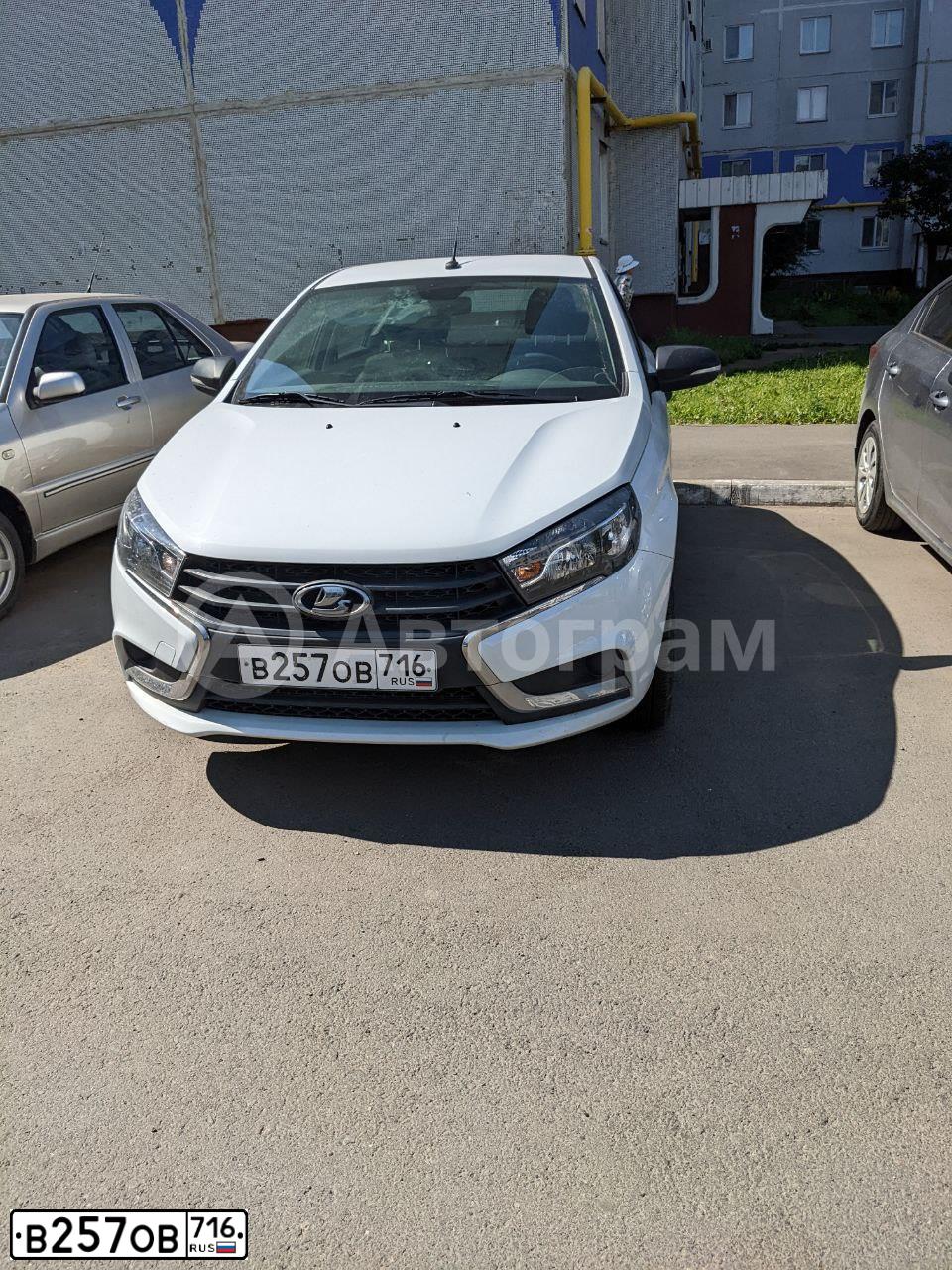 Фото автомобиля LADA VESTA, 2019 — госномер В257ОВ716. Цвет: БЕЛЫЙ