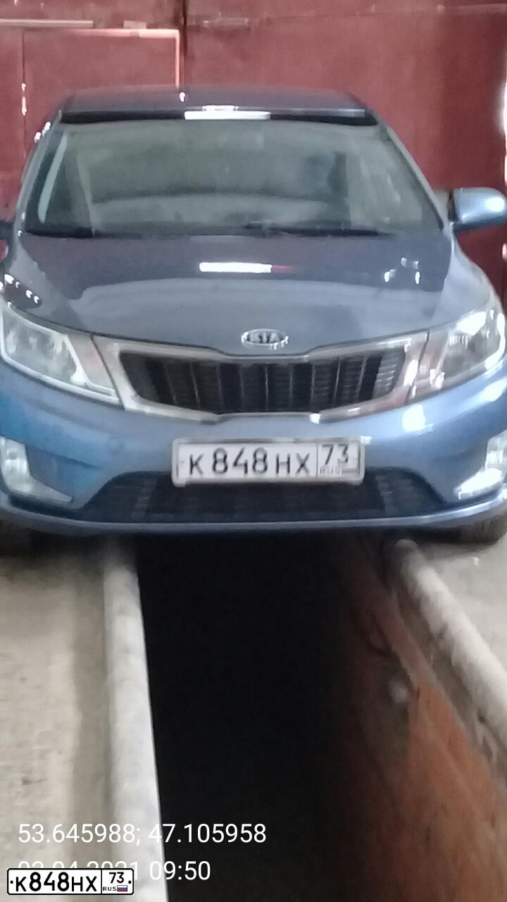 Фото автомобиля KIA RIO, 2017 — госномер Е089ЕУ763. Цвет: ЧЕРНЫЙ