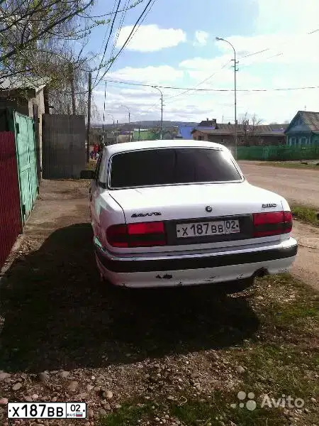Фото автомобиля GAZ 3110 WOLGA, 2001 — госномер Х187ВВ02. Цвет: Белый
