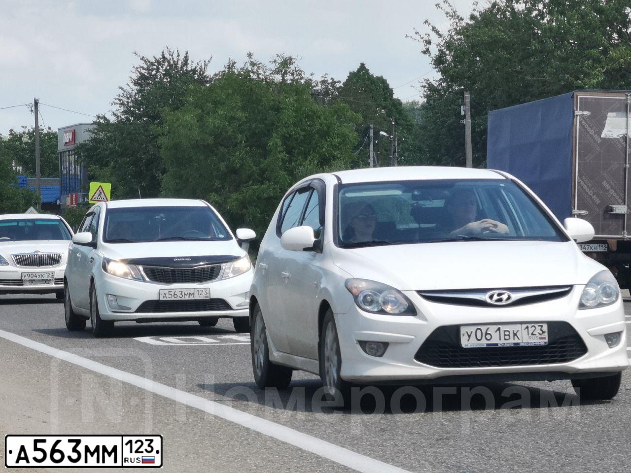 Фото автомобиля KIA RIO, 2013 — госномер А563ММ123. Цвет: БЕЛЫЙ
