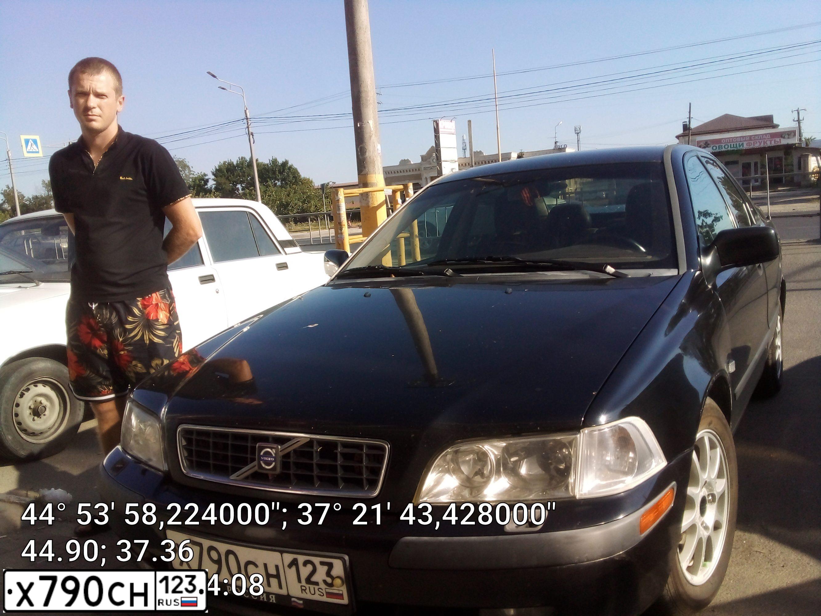 Фото автомобиля ВОЛЬВО S40, 2004 — госномер К154ОМ122. Цвет: ЧЕРНЫЙ
