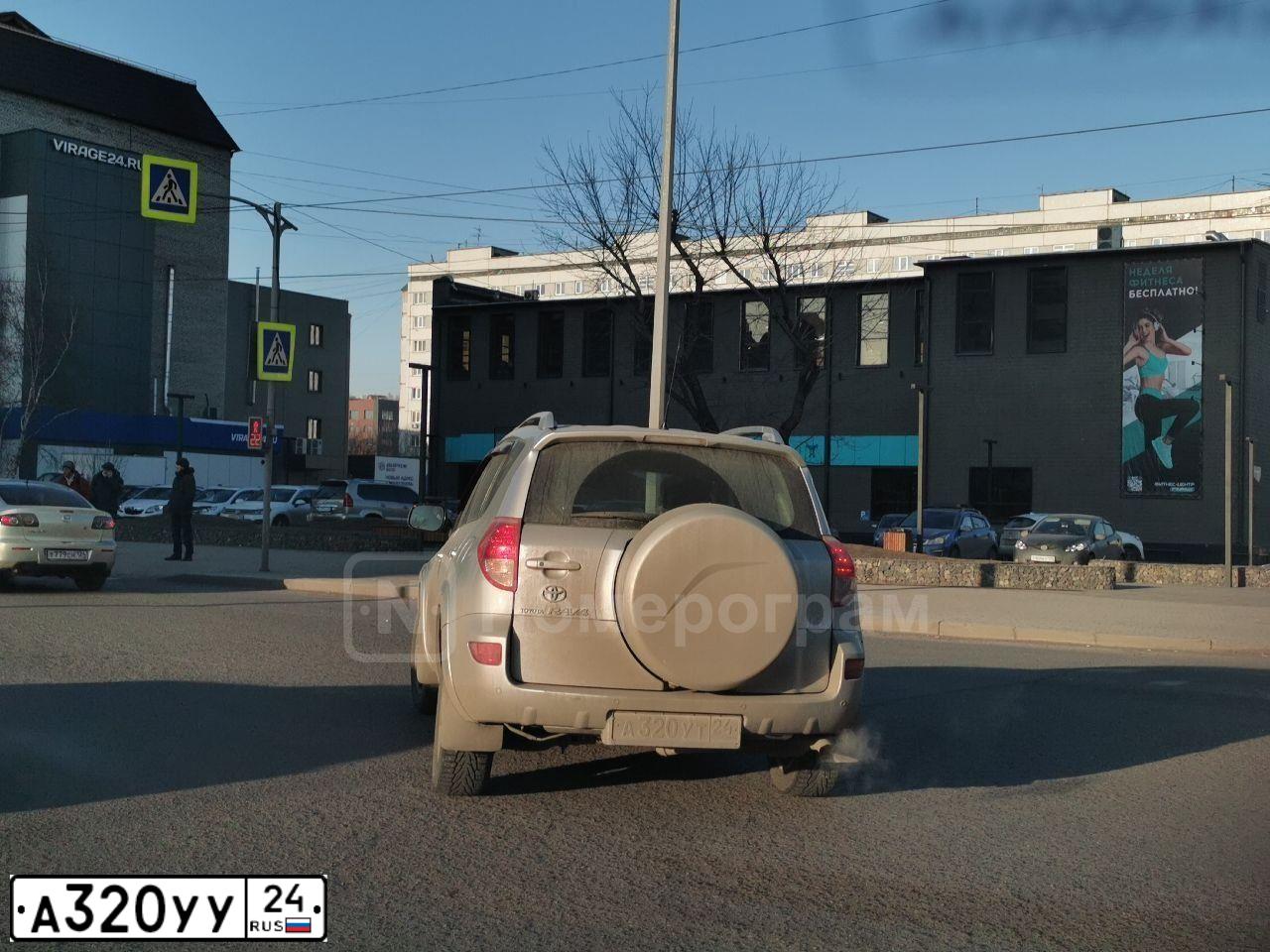 Фото автомобиля BMW SERIE 3, 2005 — госномер А556НУ142. Цвет: серебристый