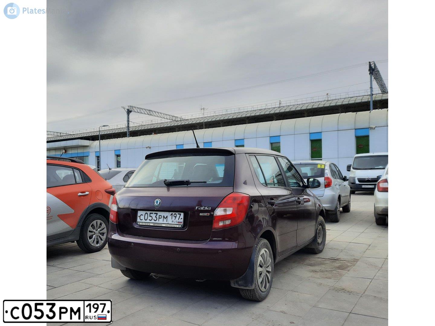 Фото автомобиля SKODA FABIA, 2011 — госномер С053РМ197. Цвет: КРАСНЫЙ ТЕМНЫЙ