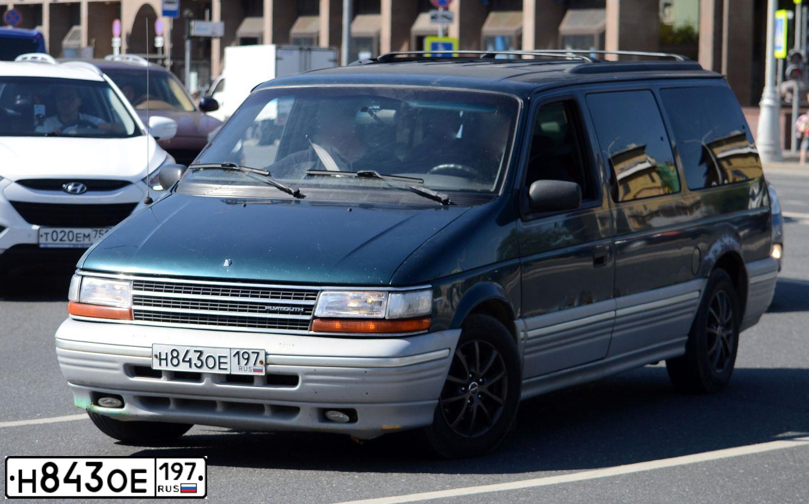 Фото автомобиля PLYMOUTH /GRAND/ VOYAGER, 1994 — госномер О464ХЕ48. Цвет: ЗЕЛЕНЫЙ
