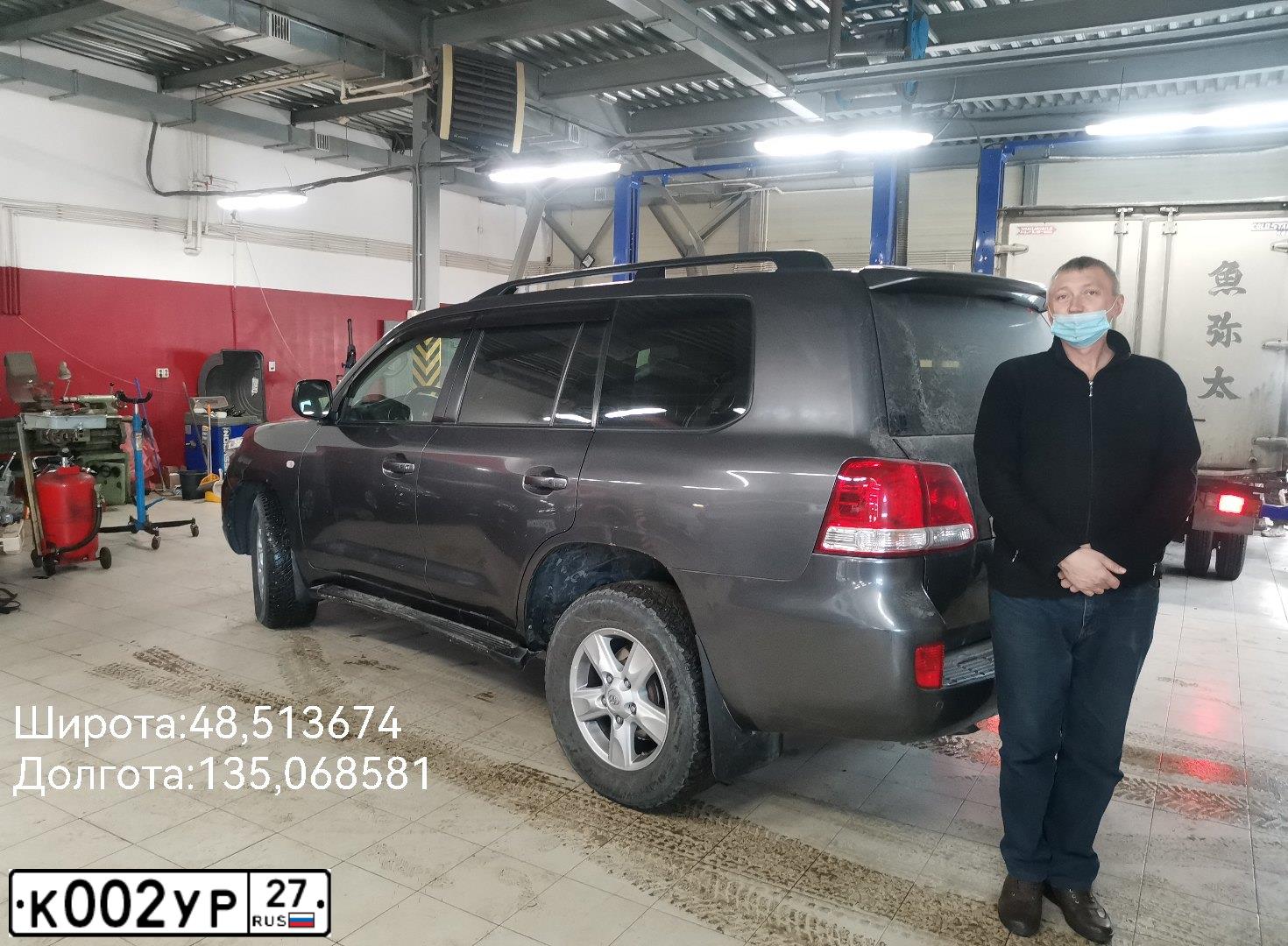 Фото автомобиля TOYOTA LANDCRUISER 200, 2010 — госномер К002УР27. Цвет: СЕРЫЙ