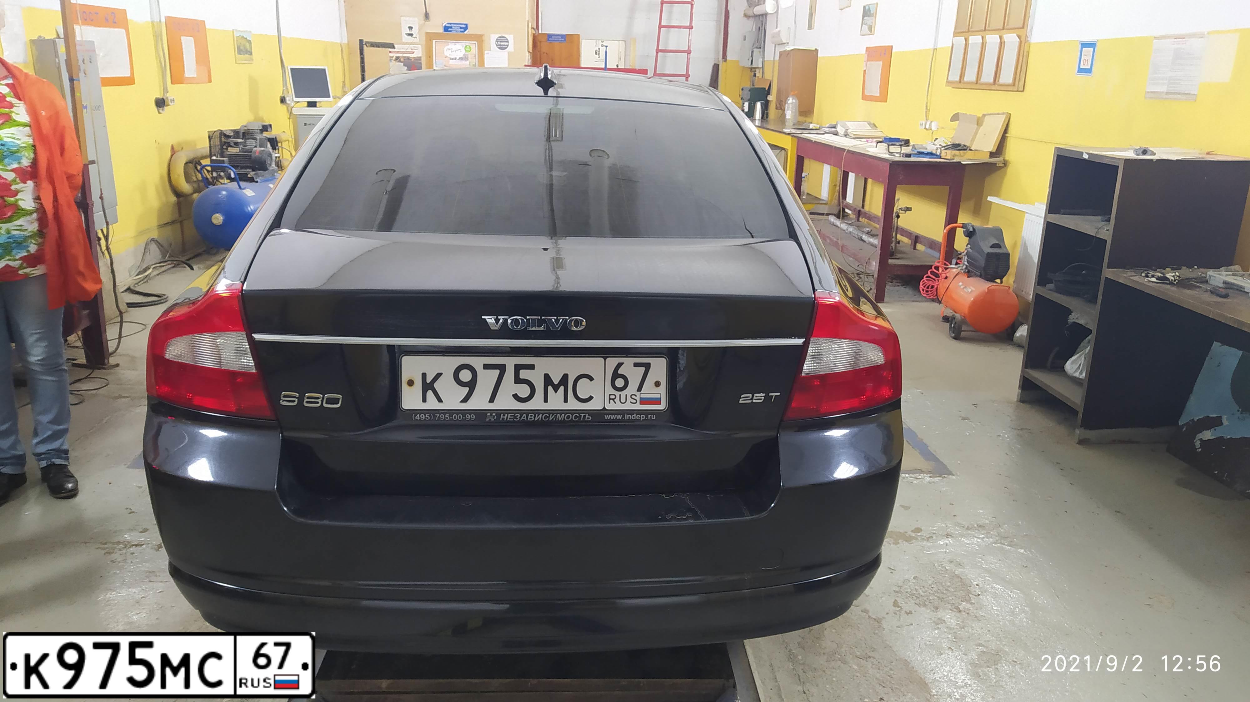 Фото автомобиля VOLVO S80, 2007 — госномер К975МС67. Цвет: ЧЕРНЫЙ