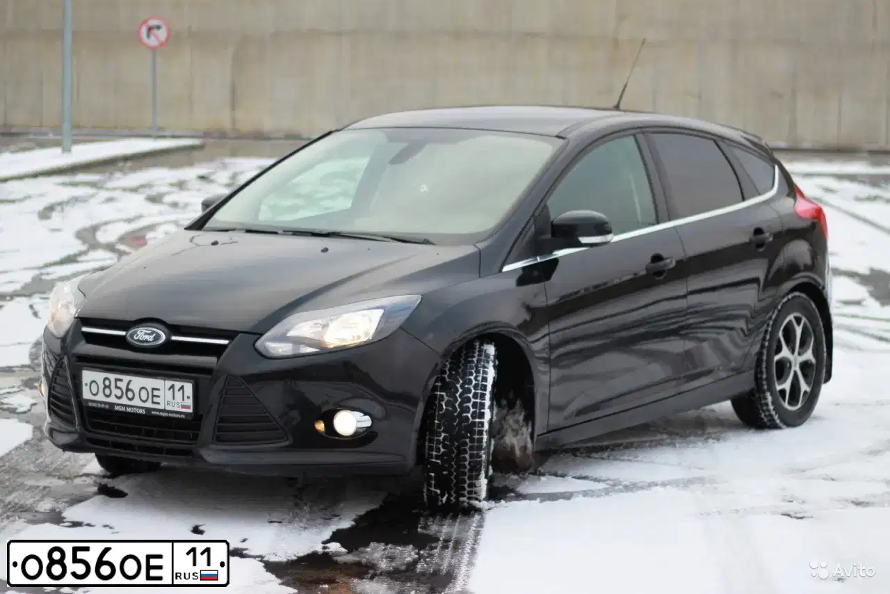 Фото автомобиля FORD FOCUS, 2012 — госномер Р152ОК48. Цвет: ЧЕРНЫЙ