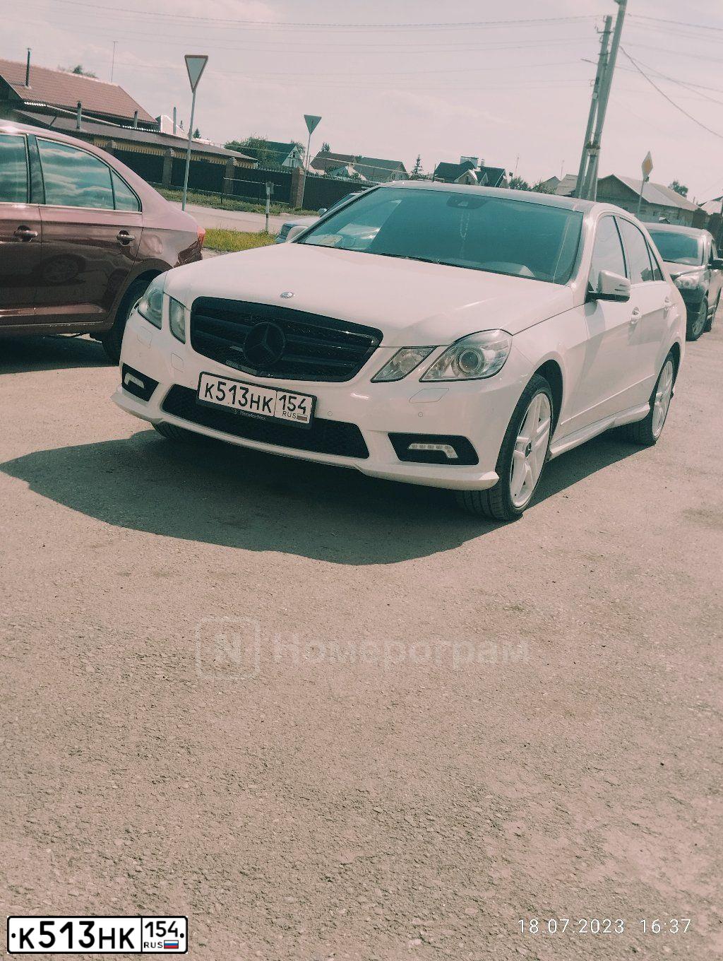 Фото автомобиля MERCEDES-BENZ E350, 2010 — госномер В993СН122. Цвет: Белый