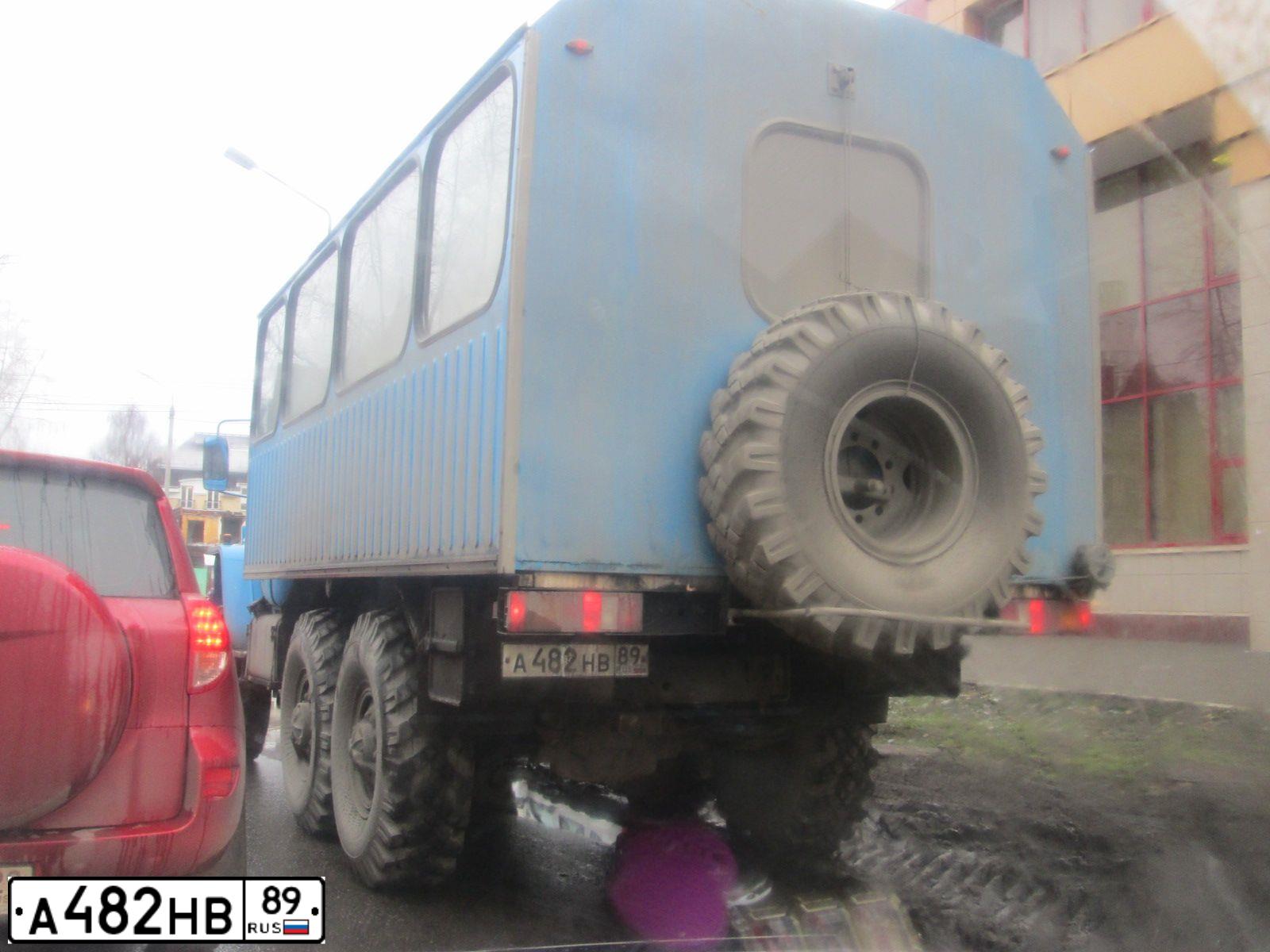 Фото автомобиля URAL 3255 /4320 /6X6//, 2010 — госномер М124ММ99. Цвет: голубой