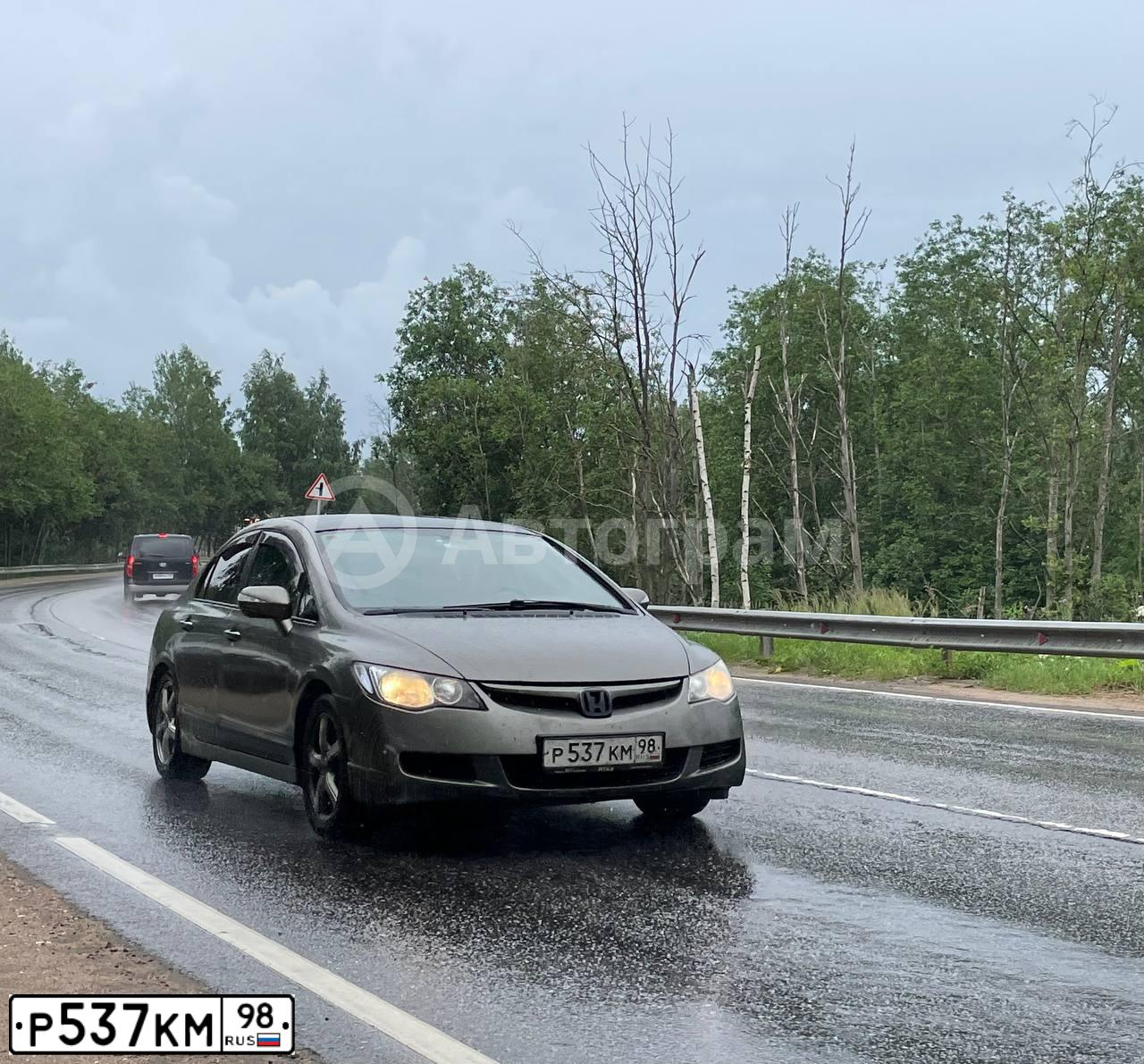 Фото автомобиля HONDA CIVIC, 2007 — госномер Р537КМ98. Цвет: СЕРЫЙ
