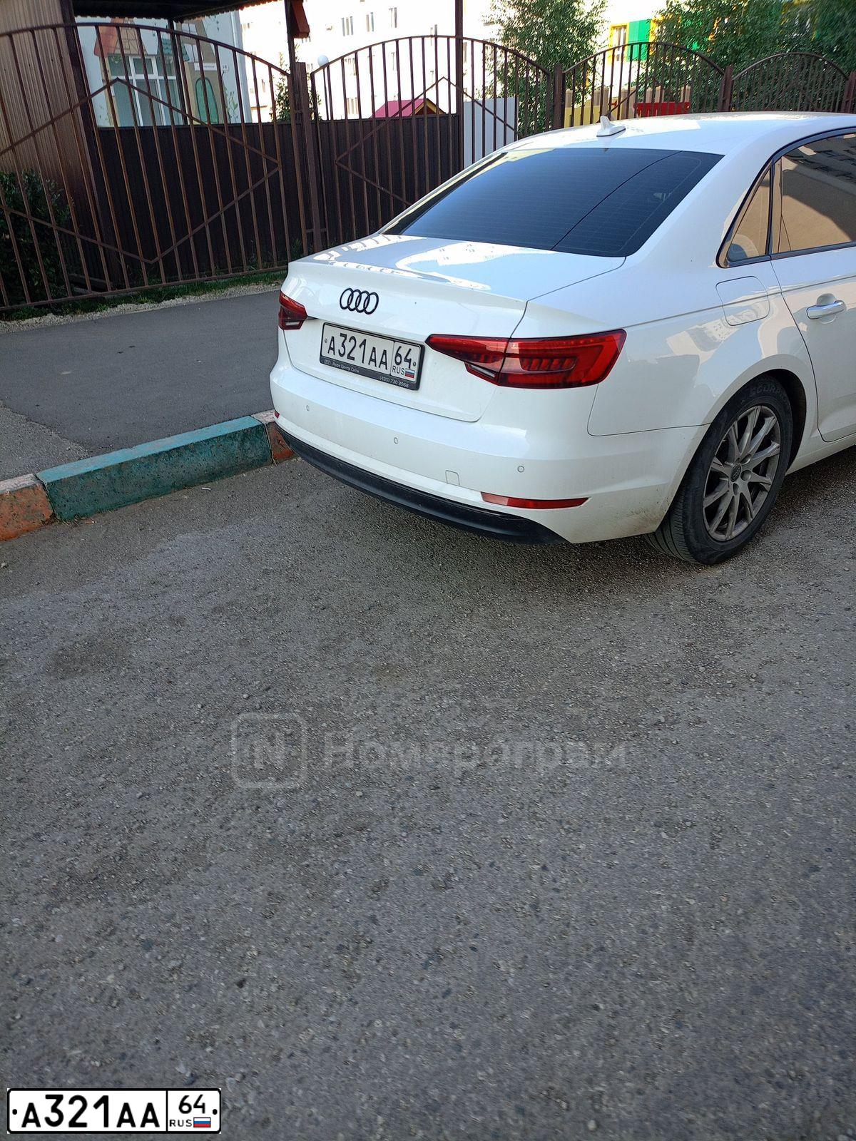Фото автомобиля AUDI A4, 2016 — госномер А321АА64. Цвет: Белый