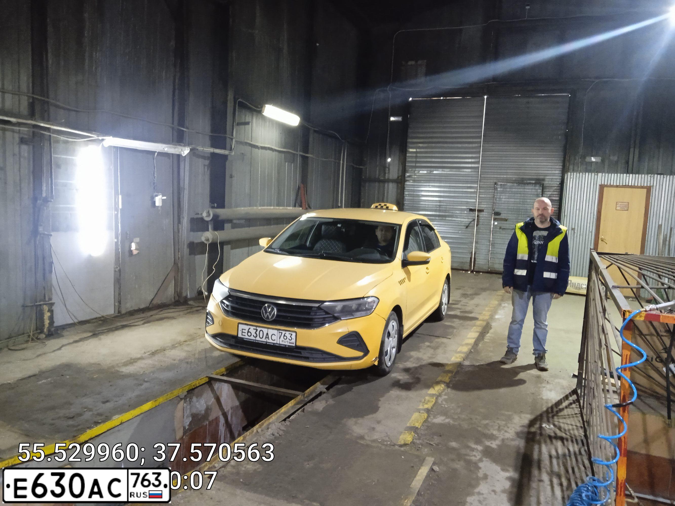 Фото автомобиля VOLKSWAGEN POLO, 2021 — госномер Е630АС763. Цвет: ЖЕЛТЫЙ