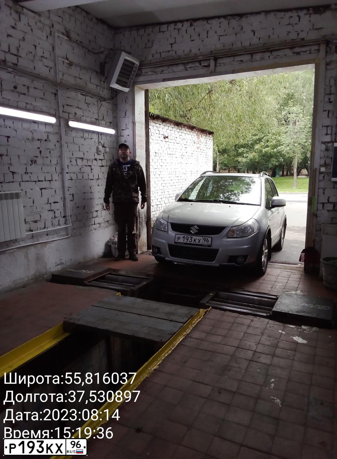Фото автомобиля SUZUKI SX 4, 2010 — госномер М017ВА977. Цвет: СЕРЕБРИСТЫЙ