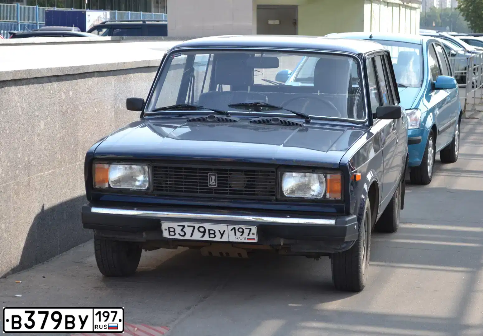 Фото автомобиля LADA 2104, 2010 — госномер С970АУ799. Цвет: ТЕМНО СИНИЙ