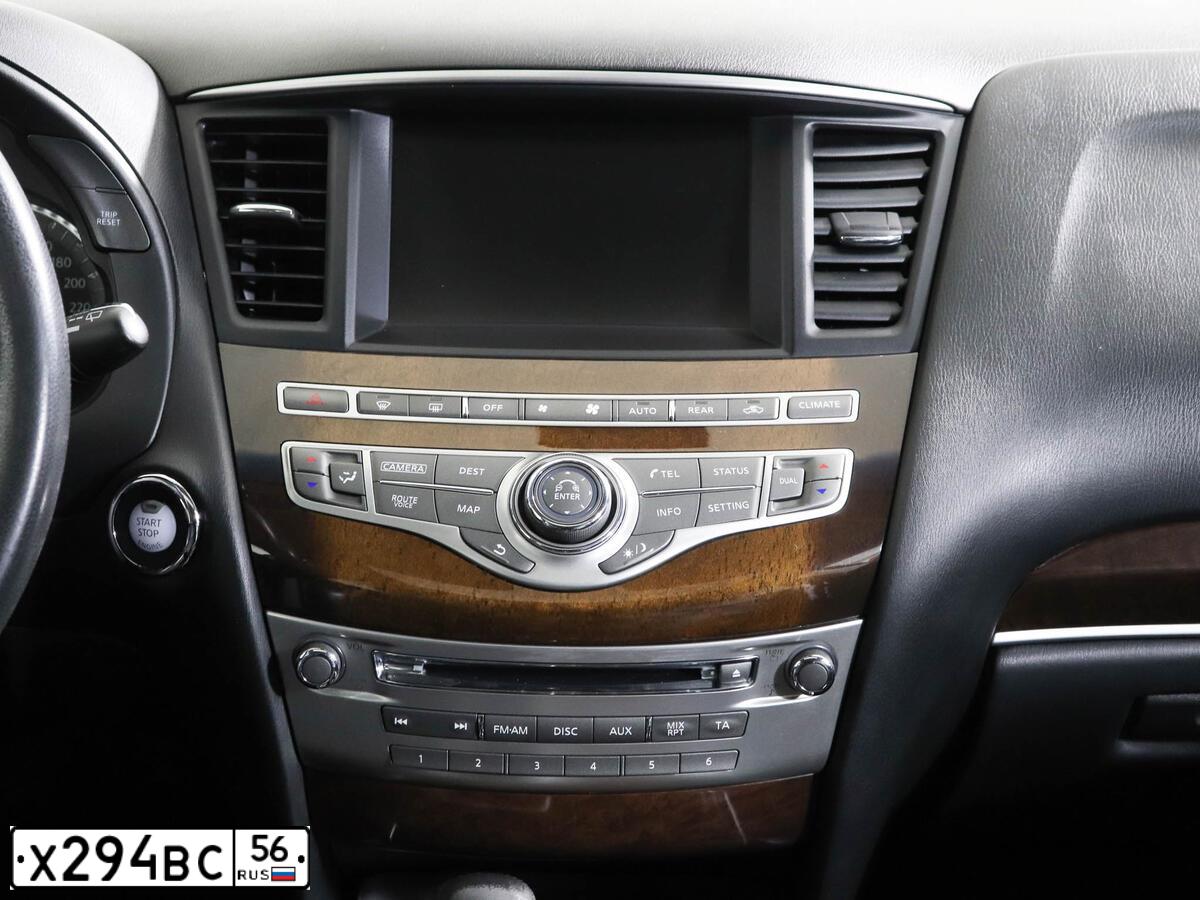 Фото автомобиля INFINITI JX35, 2013 — госномер А748АВ977. Цвет: Белый