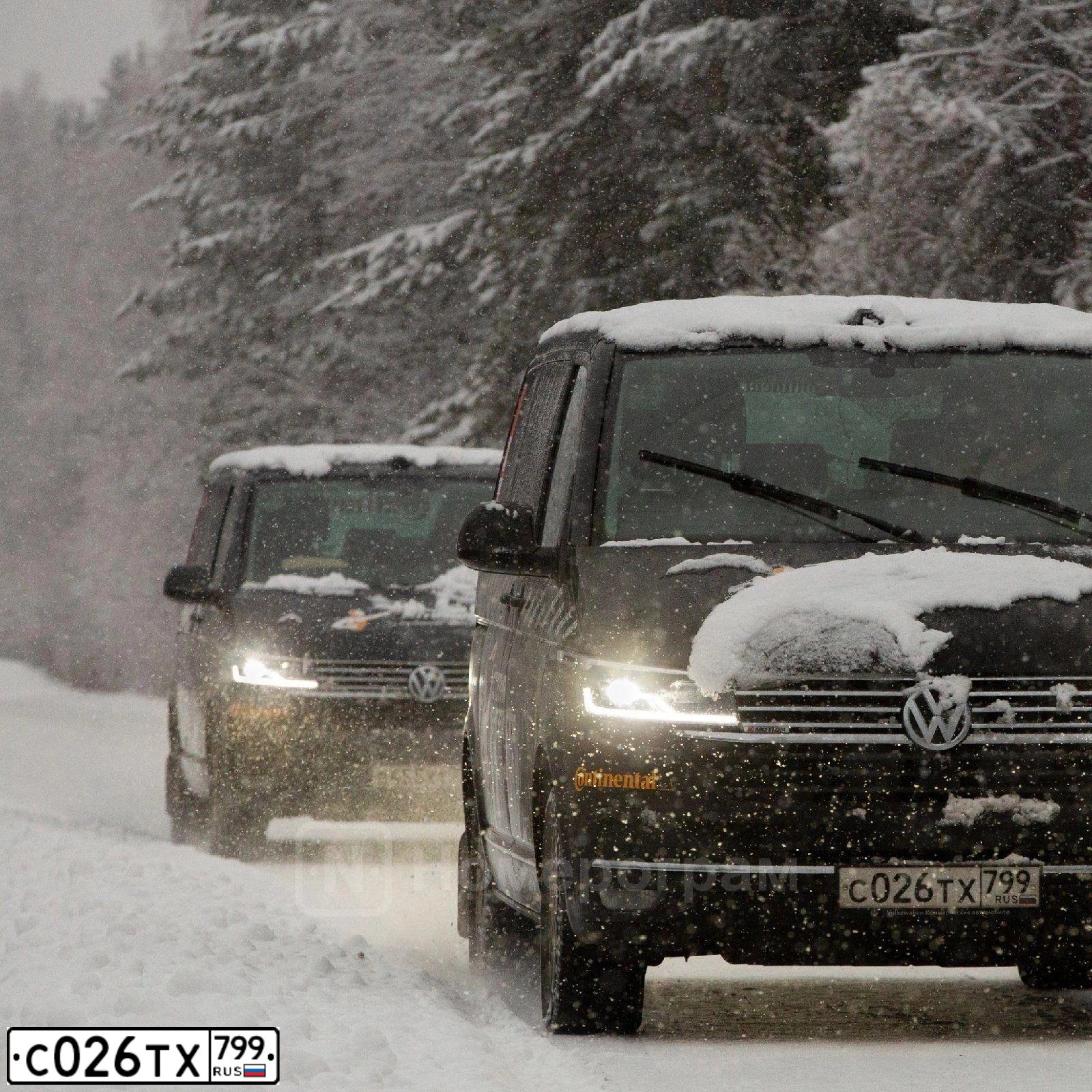 Фото автомобиля VOLKSWAGEN MULTIVAN, 2020 — госномер Н010МА116. Цвет: ЧЕРНЫЙ