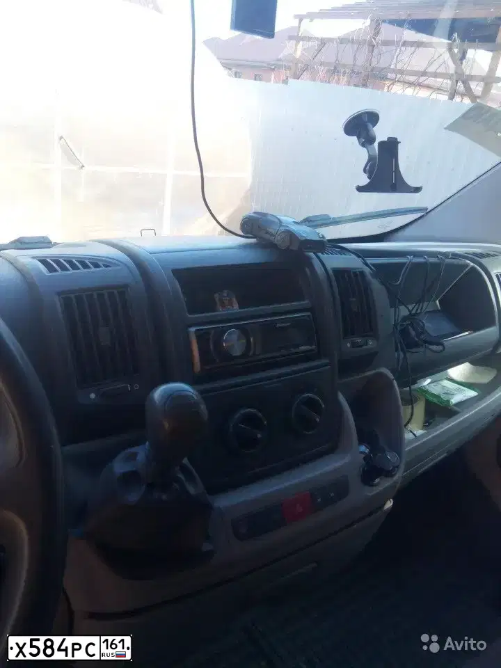 Фото автомобиля CITROEN JUMPER, 2010 — госномер Х584РС161. Цвет: БЕЛЫЙ