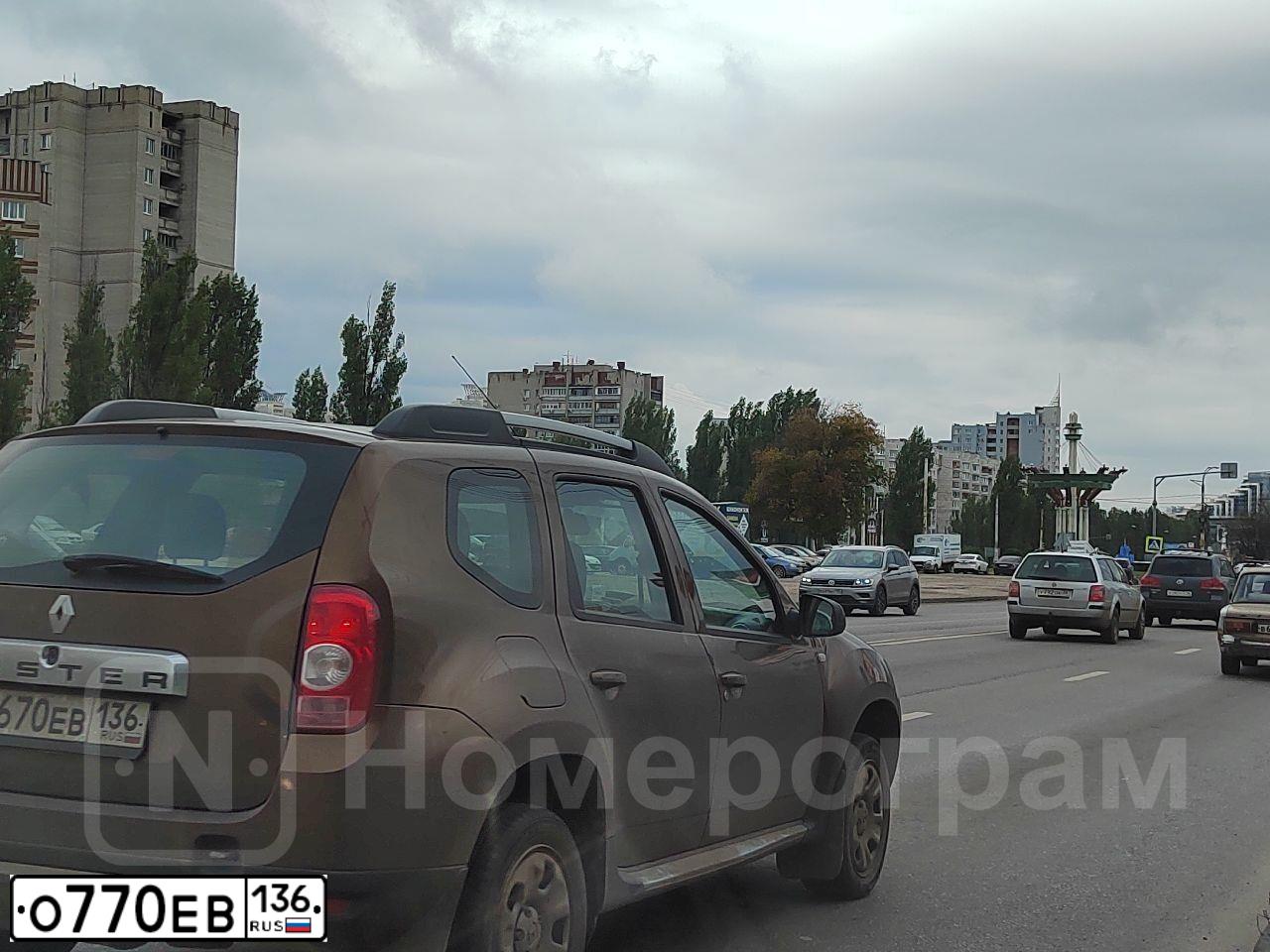 Фото автомобиля LADA 2110 LADA, 2003 — госномер О770ЕВ136. Цвет: СВЕТЛО-СЕРЕБРИСТЫЙ МЕТАЛЛ