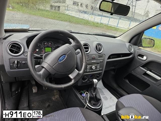 Фото автомобиля FORD FUSION, 2008 — госномер Н911ЕО178. Цвет: СЕРЕБРИСТЫЙ