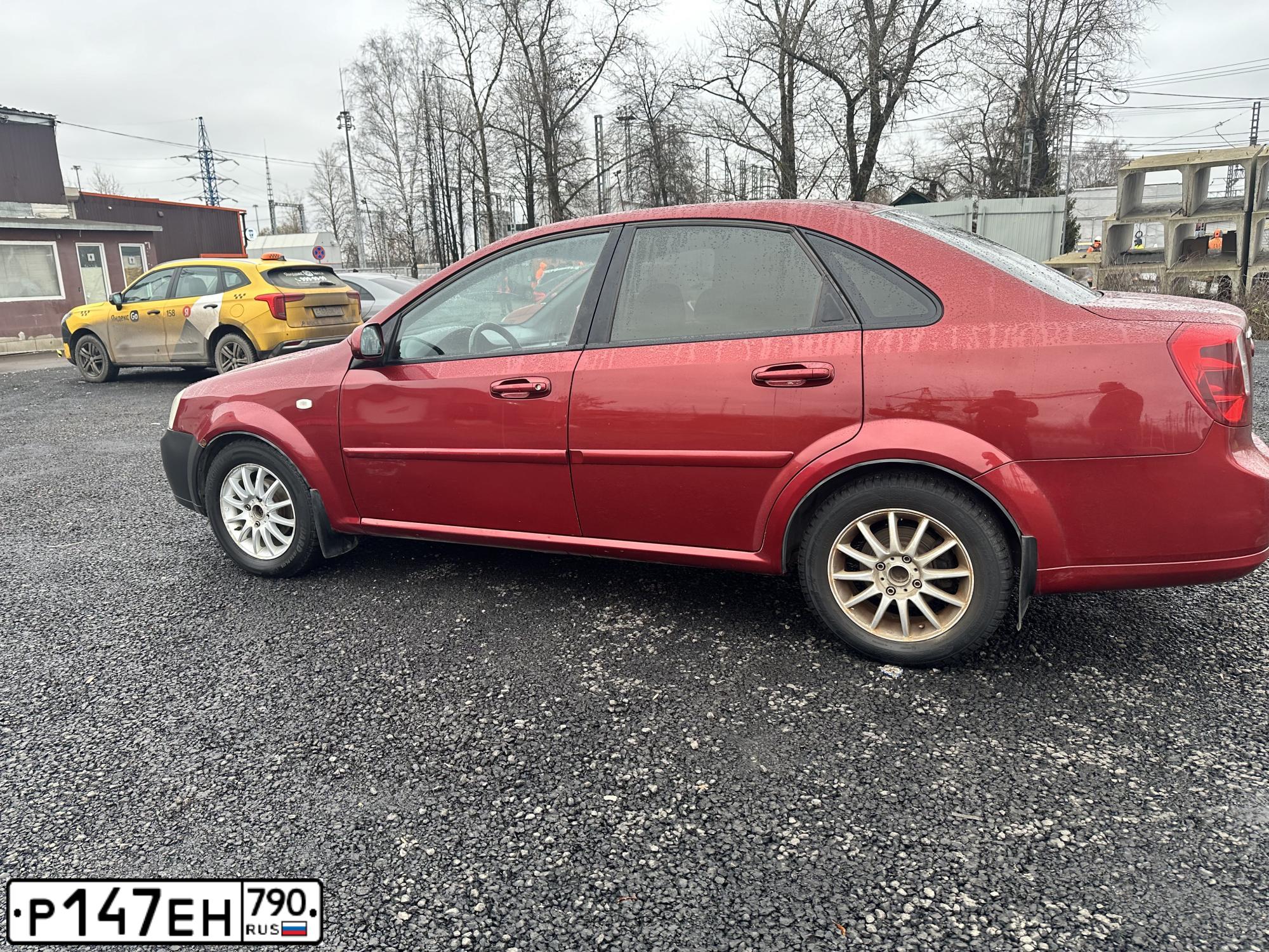 Фото автомобиля CHEVROLET LACETTI, 2008 — госномер А470ВВ550. Цвет: Красный