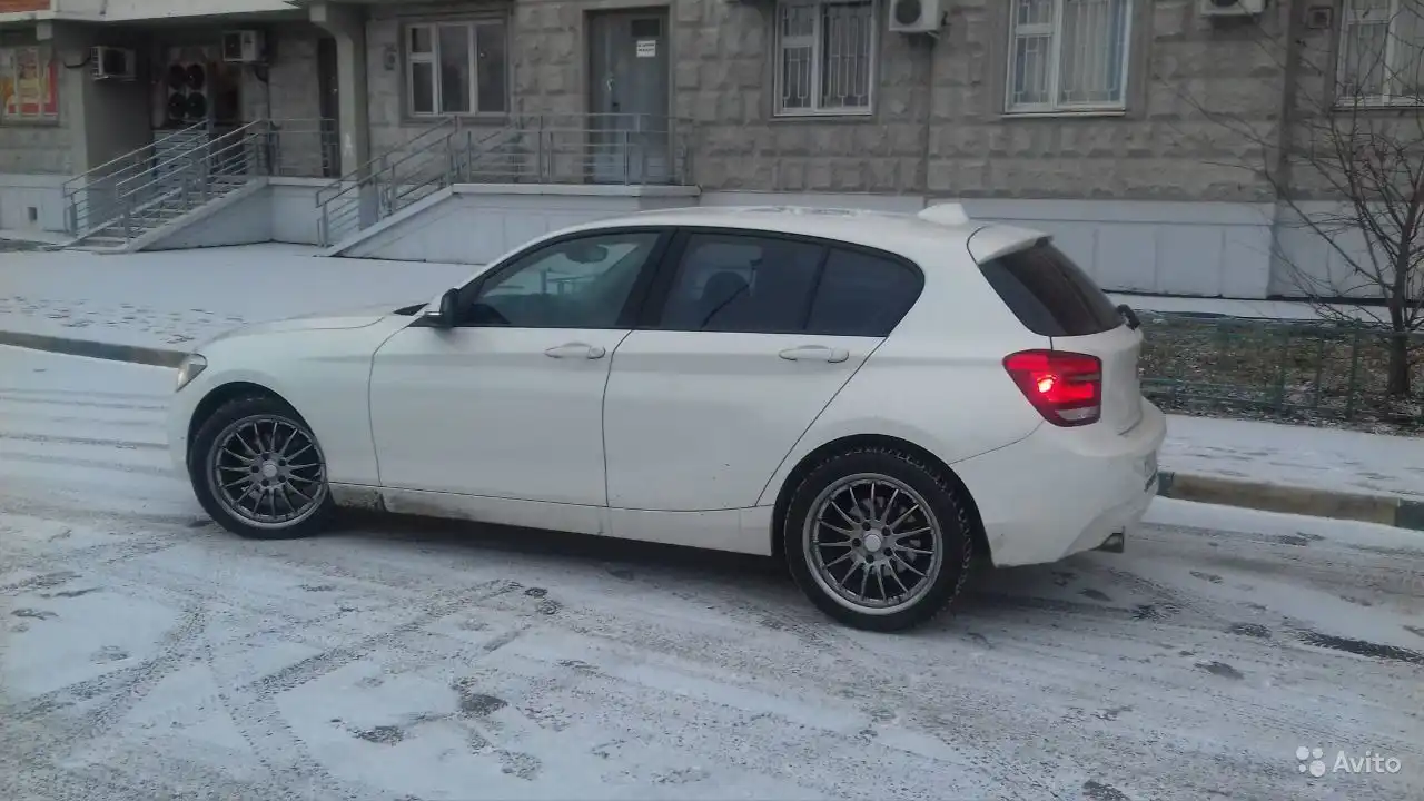 Фото автомобиля BMW SERIE 1, 2012 — госномер С920ХА197. Цвет: Белый