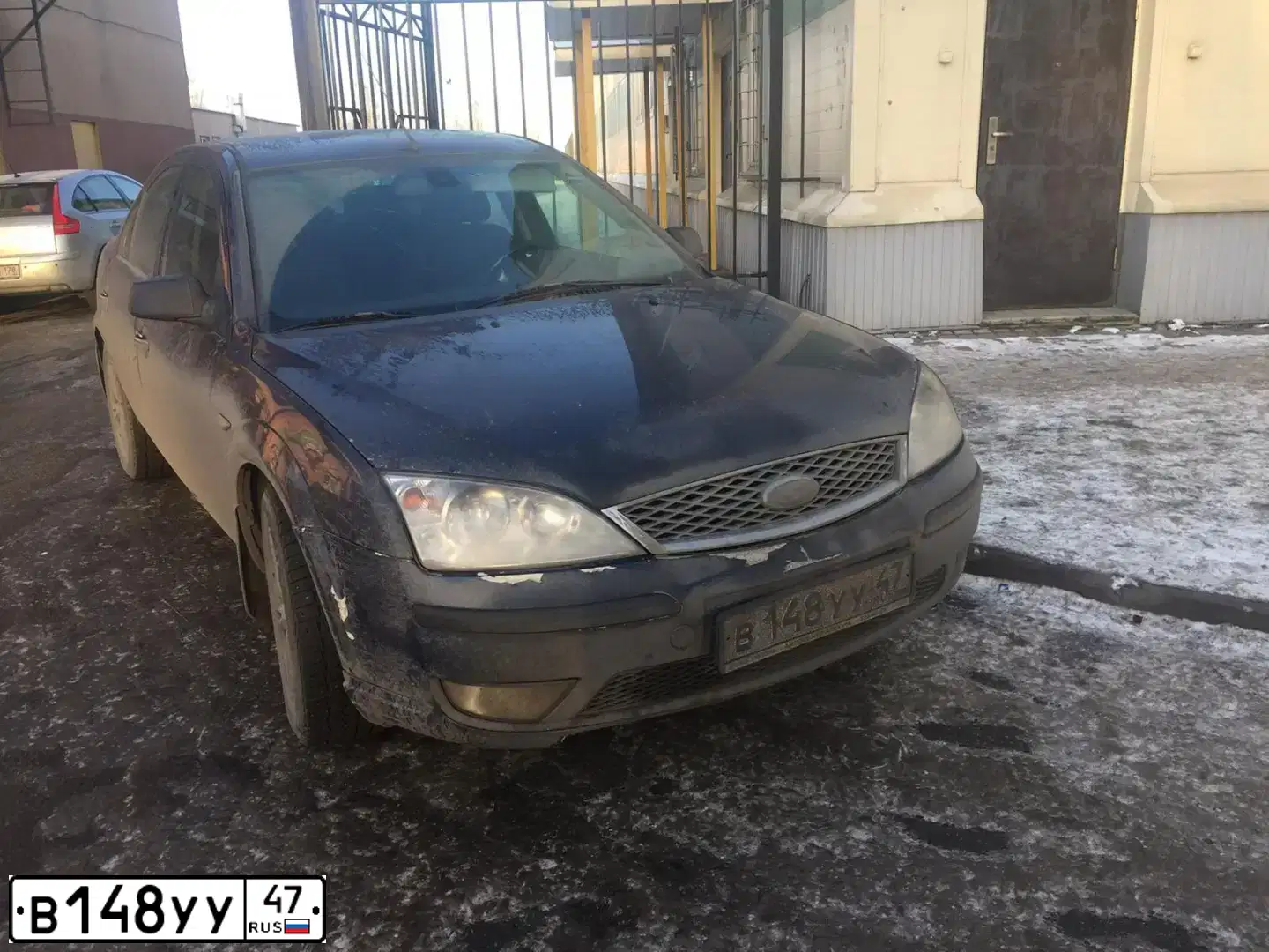 Фото автомобиля FORD MONDEO, 2006 — госномер В148УУ47. Цвет: ТЕМНО-СИНИЙ