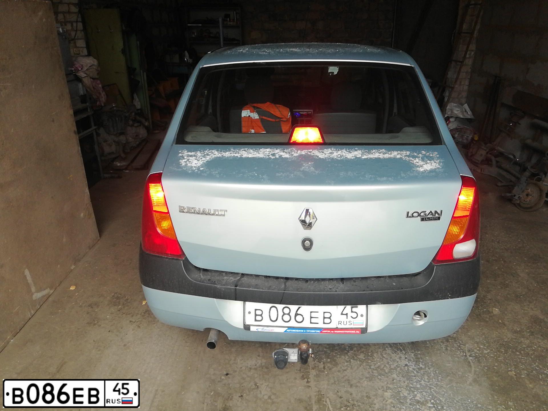 Фото автомобиля RENAULT LOGAN, 2007 — госномер В086ЕВ45. Цвет: СВЕТЛО-ЗЕЛЕНЫЙ