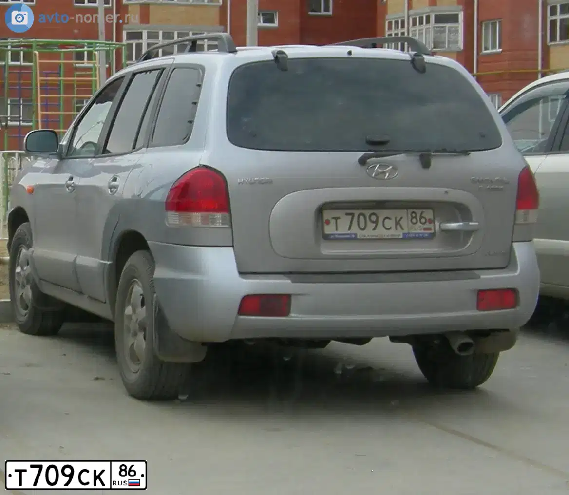 Фото автомобиля HYUNDAI SANTA FE, 2008 — госномер Х644КМ72. Цвет: Серебристый