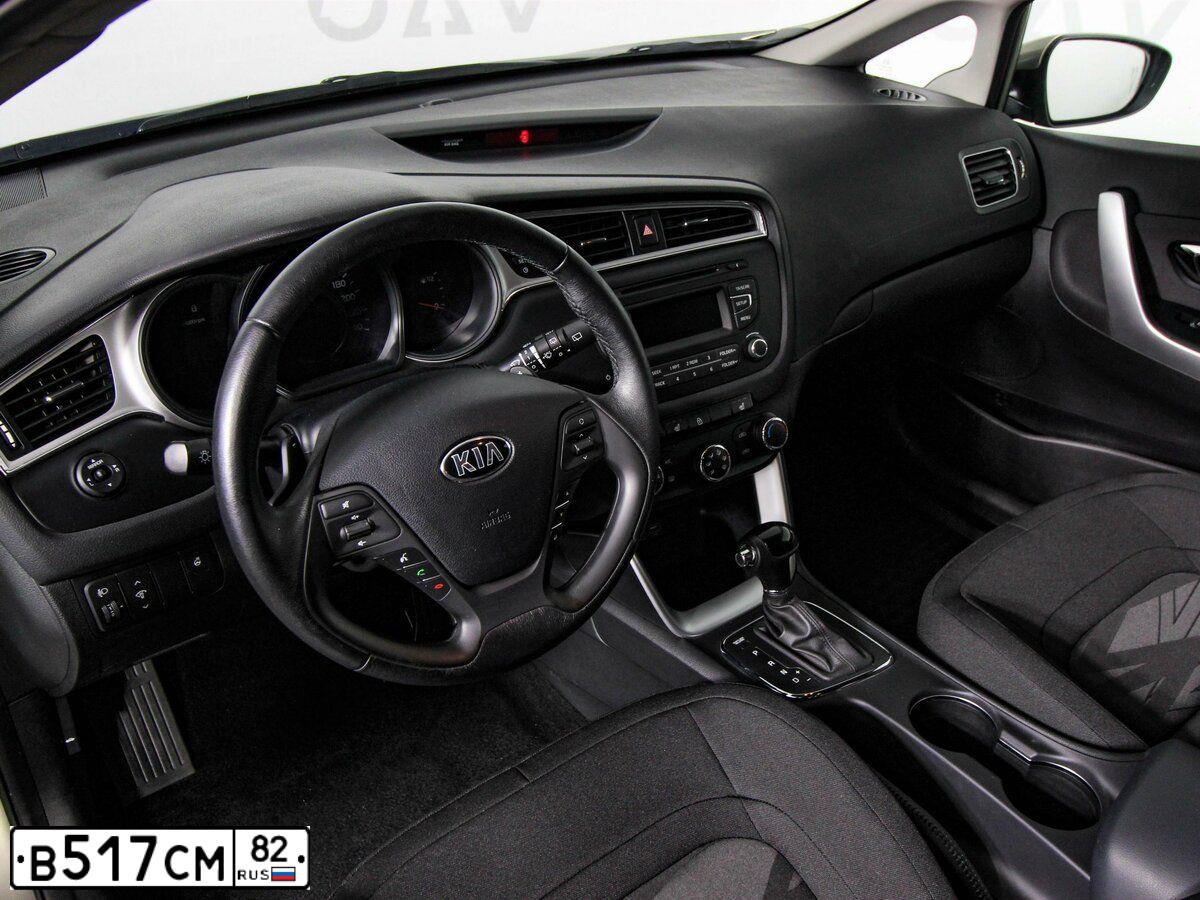 Фото автомобиля KIA CEE'D, 2016 — госномер А710ТТ147. Цвет: Серебристый